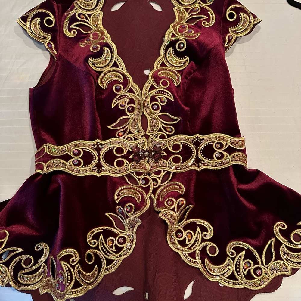 Kazakhstan, Central Asia 
Sequences, rhinestones, embroidery women’s jacket S/M.